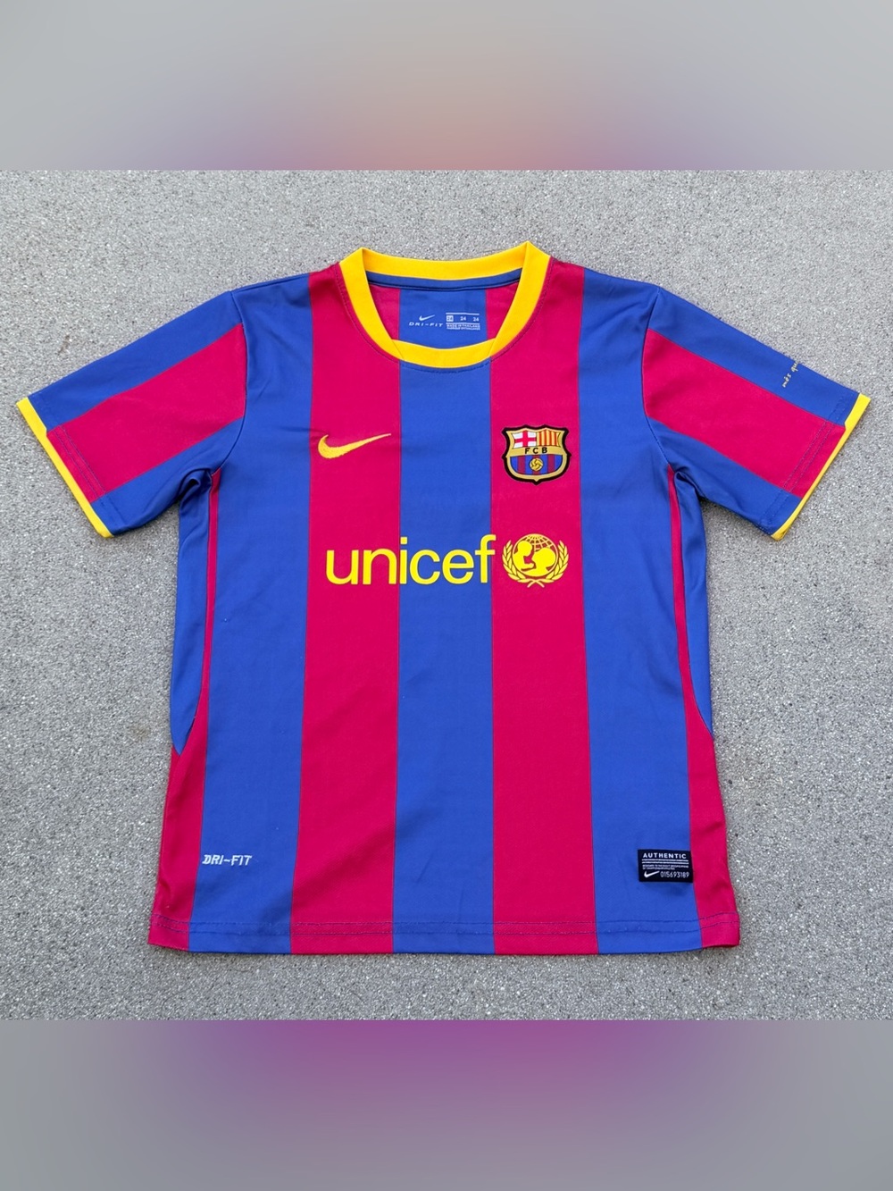 Nike FC Barcelona Kids Jersey, size 24mo, Good condition